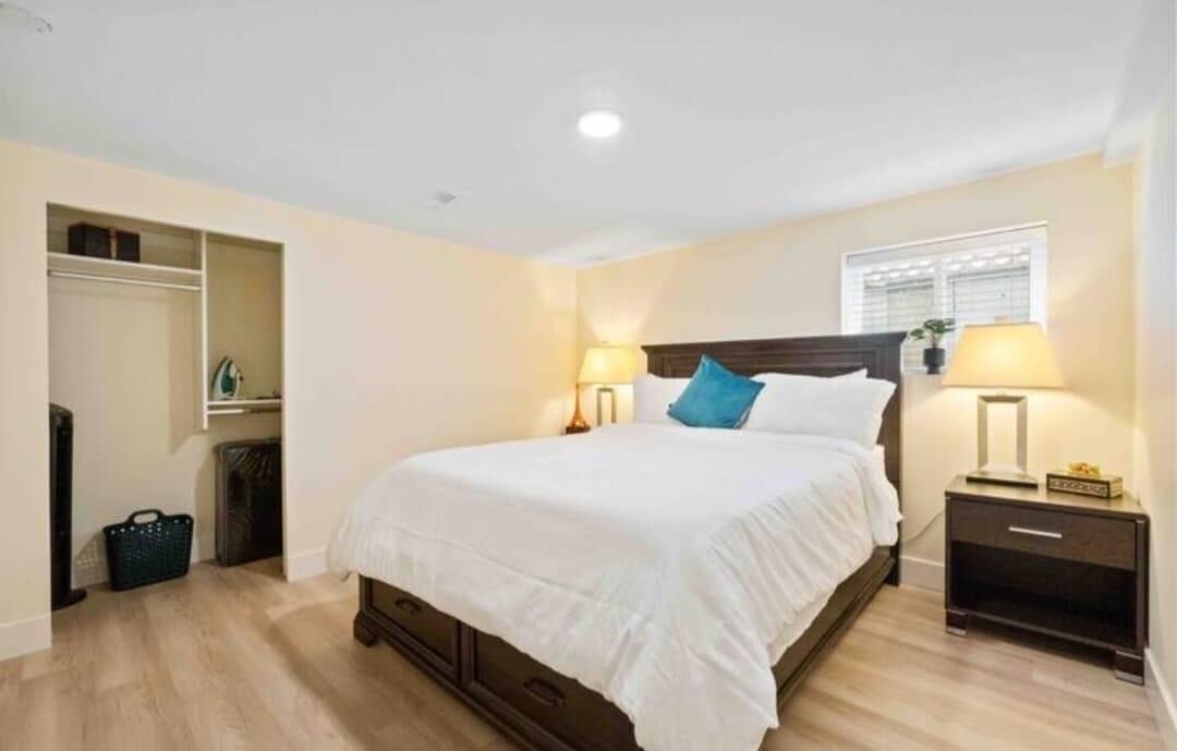 Photo de la propriété:  13220 16  BC V4A 1P3