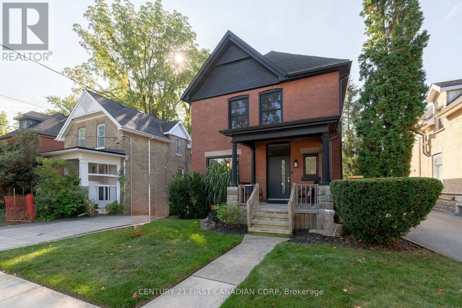 Property Photo:  239 Tecumseh Avenue East  ON N6C 1S7 