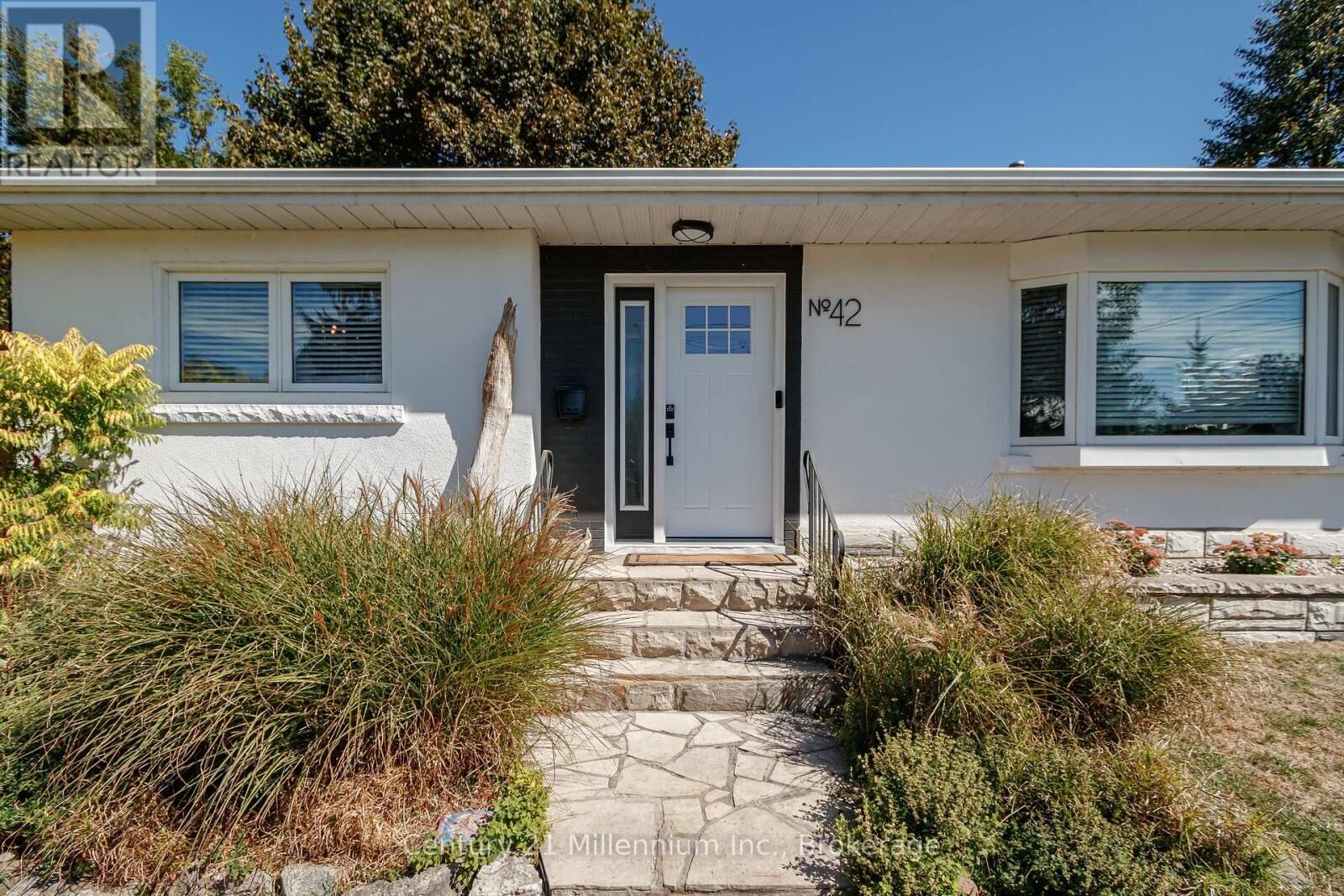 Property Photo: 42 Niagara Street ON L9Y 3X2