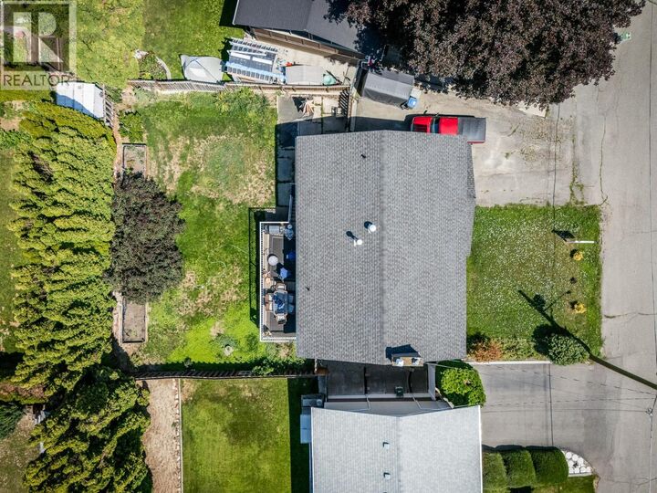 Property Photo:  531 Baywood Crescent  BC V2B 6B2 