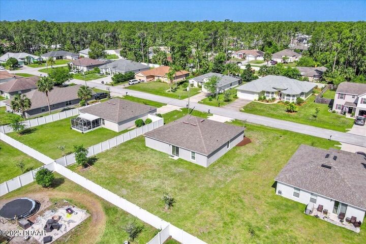 Property Photo: 10 Post Oak Lane FL 32164