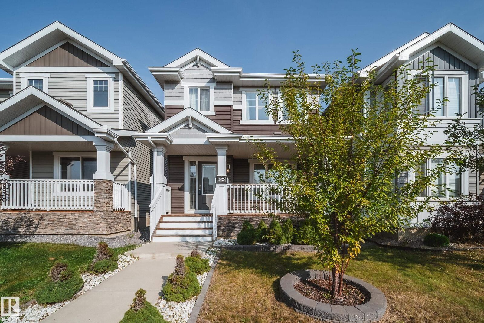 Property Photo:  16728 15 Avenue SW  AB T6W 3R6 