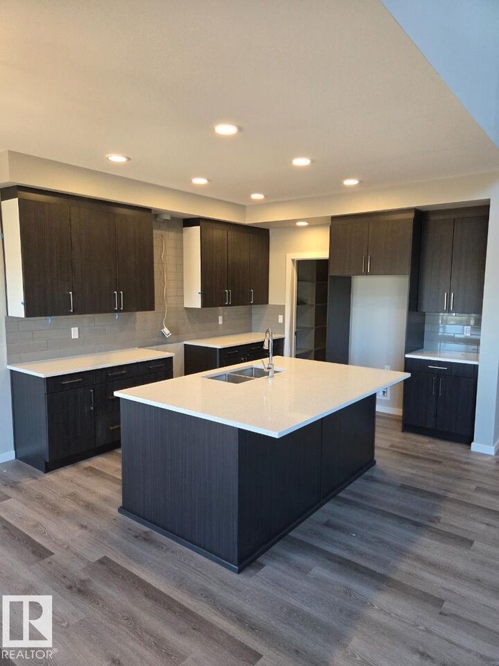 Property Photo: 81 Catria Point(E) AB T8H 2B8