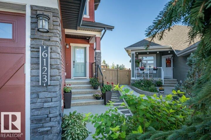 Property Photo:  6123 19 Avenue SW  AB T6X 2A4 