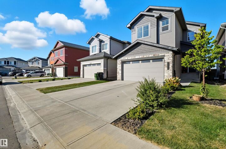 6076 180 Avenue NW  Edmonton AB T5Y 3X1 photo