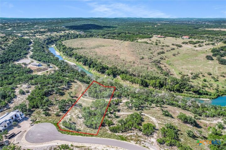 Property Photo: 2038 Paradise Parkway TX 78133