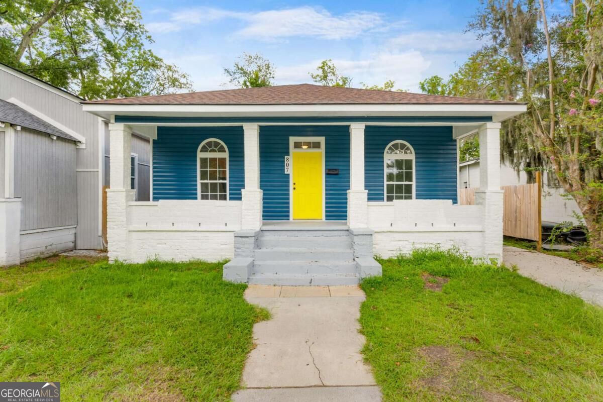Property Photo:  807 W 52nd Street  GA 31405 