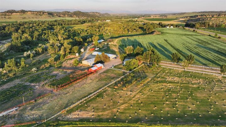 Property Photo:  9786 US Hwy 212  MT 59041 