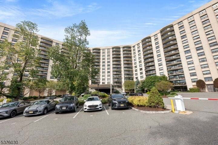 Property Photo: 2 Claridge Dr 10ew NJ 07044