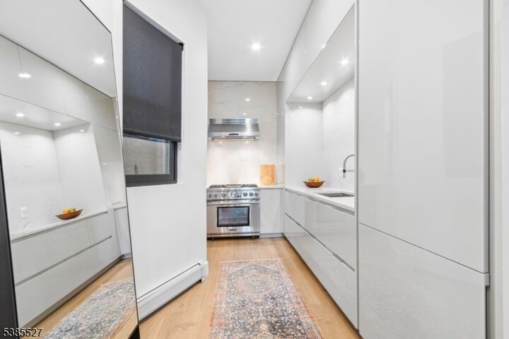 Property Photo:  267 Grove St 1R  NJ 07302 