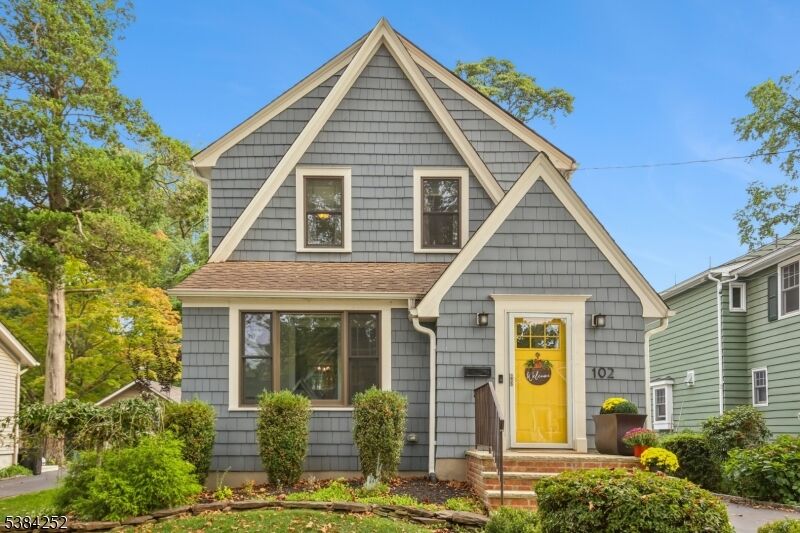 Property Photo:  102 Adams Ave  NJ 07016 