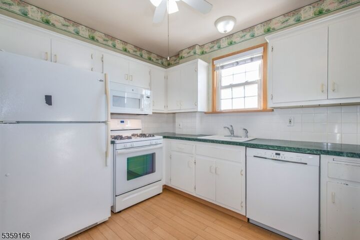 Property Photo:  39 Roosevelt St  NJ 07031 