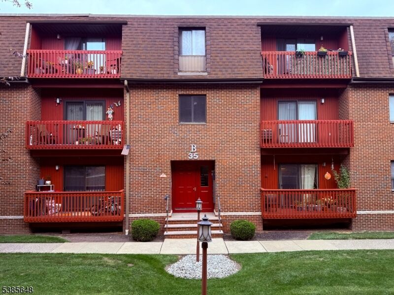 Property Photo:  666 Mill St B1  NJ 07109 