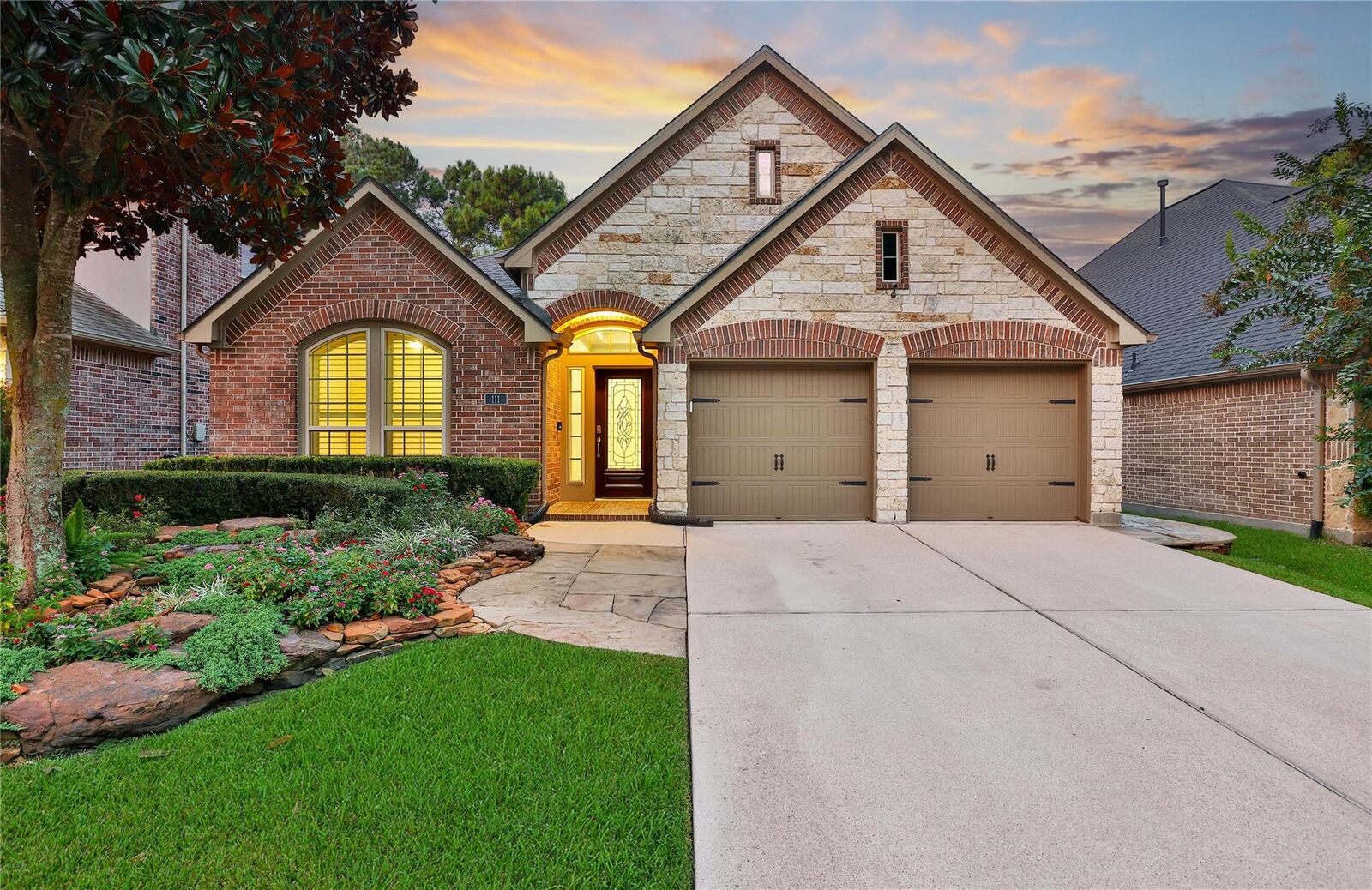 Property Photo:  111 Forest Heights Way  TX 77316 