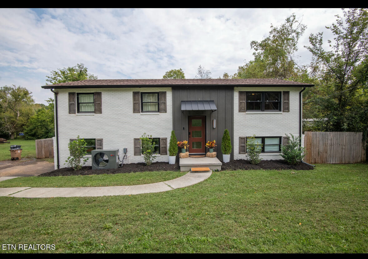 Property Photo: 3920 Deerfield Road TN 37921