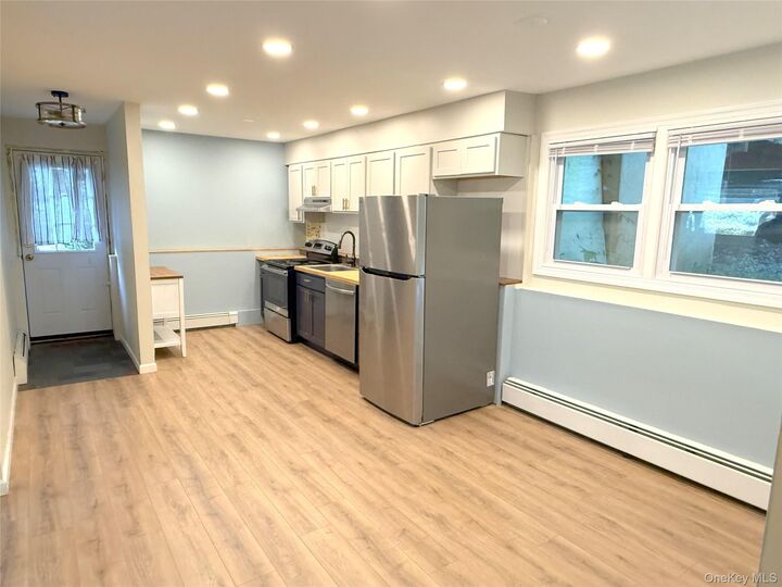 Property Photo:  44 S Rockland Avenue  NY 10920 