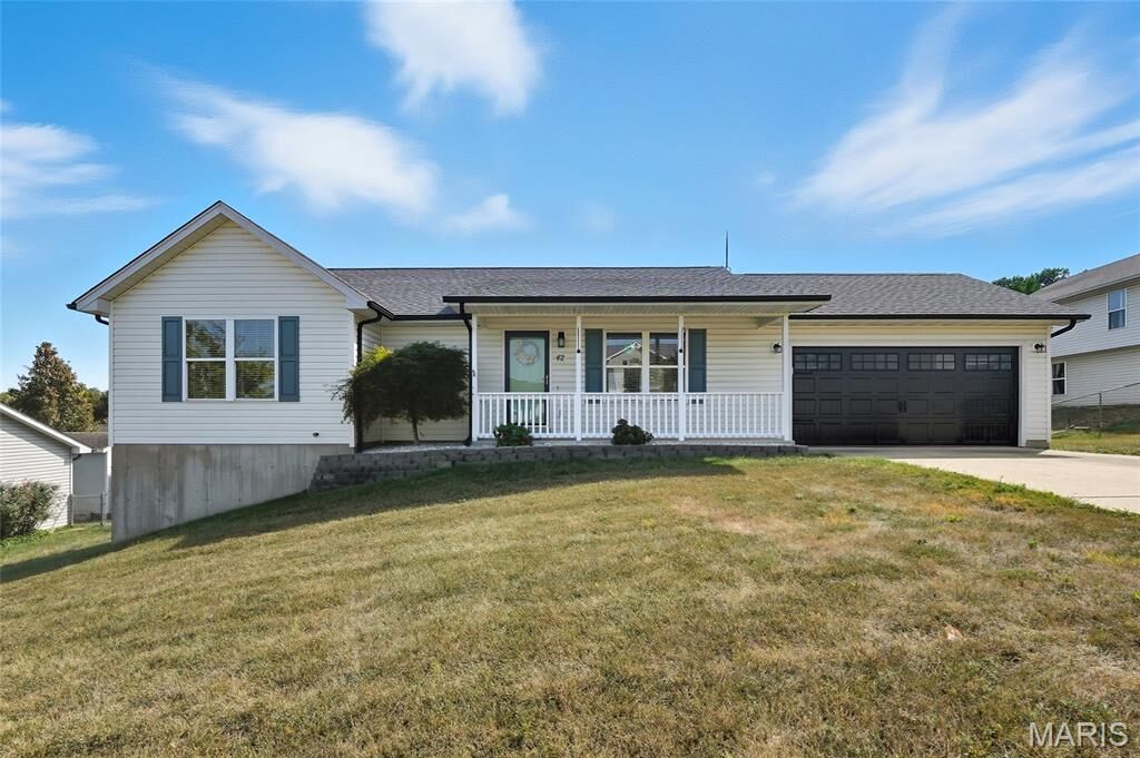 Property Photo:  42 Hickory Circle  MO 63084 