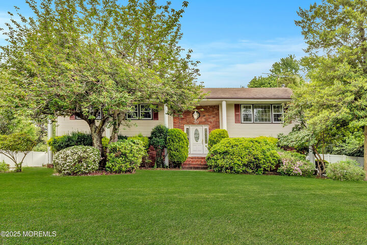 20 Devon Road  Middletown NJ 07748 photo