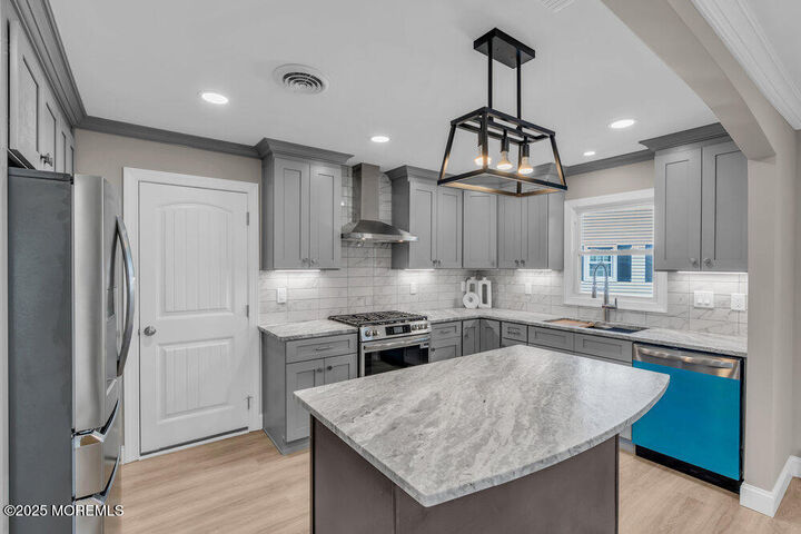 33 Brookfield Court  Toms River NJ 08757 photo