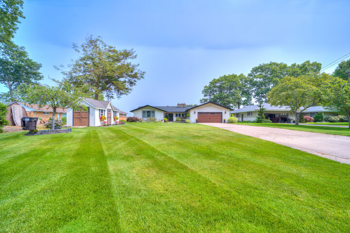 Property Photo: 3920 Highgate Road MI 49441