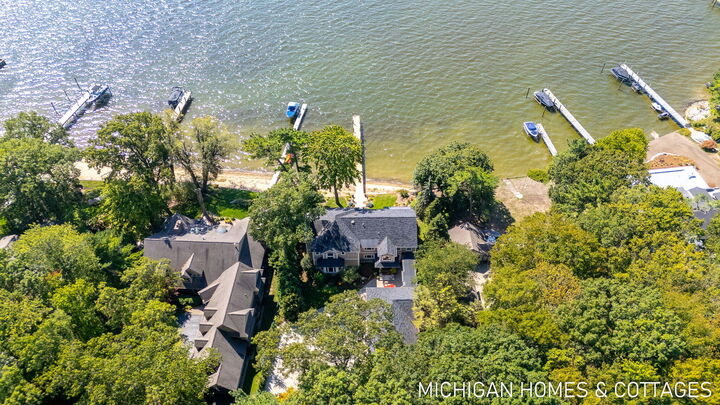 Property Photo: 1414 Waukazoo Drive MI 49424