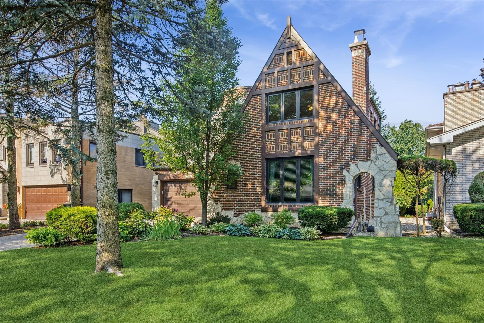 Property Photo:  6612 N Ramona Avenue  IL 60712 