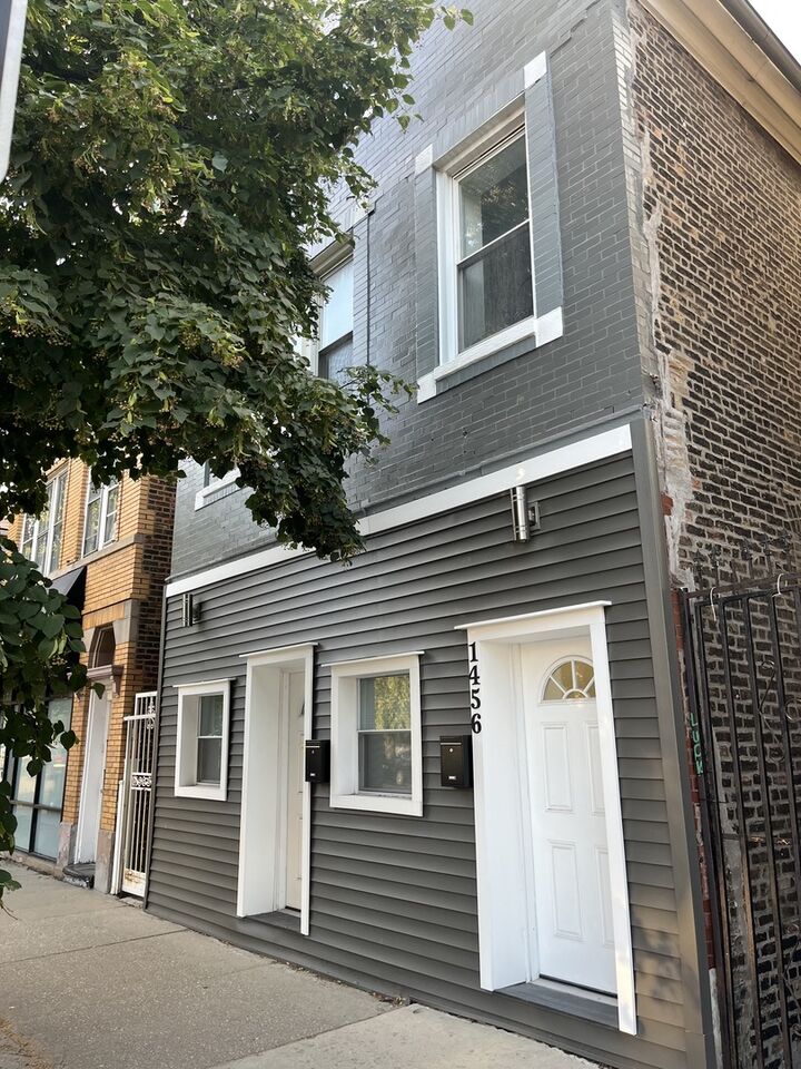 Property Photo:  1456 N Ashland Avenue  IL 60622 