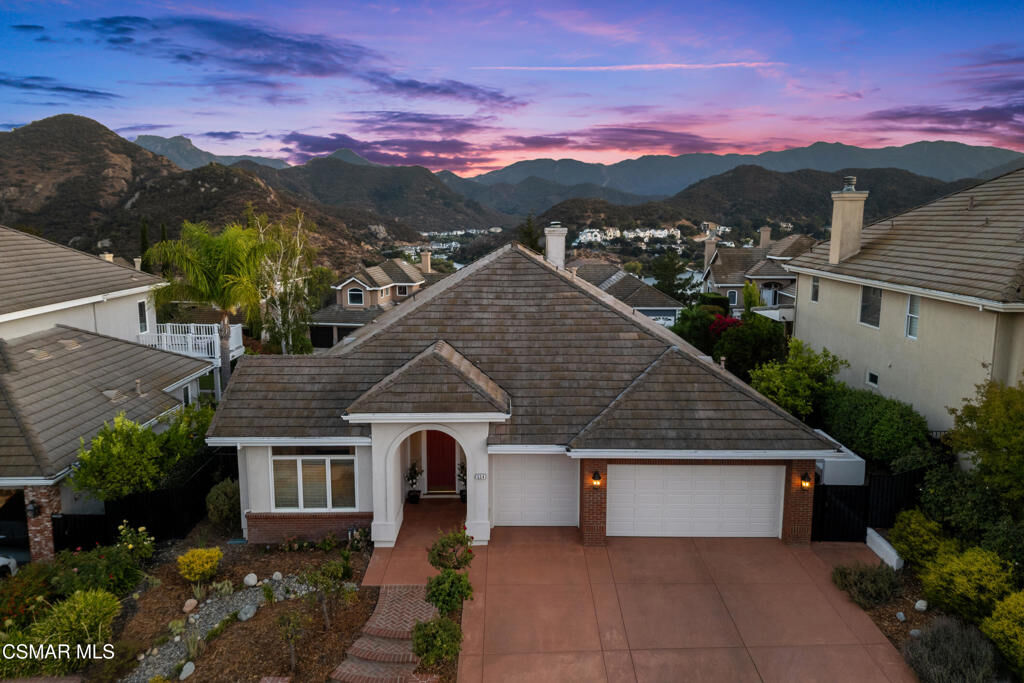 Property Photo: 534 Ravensbury Street CA 91361