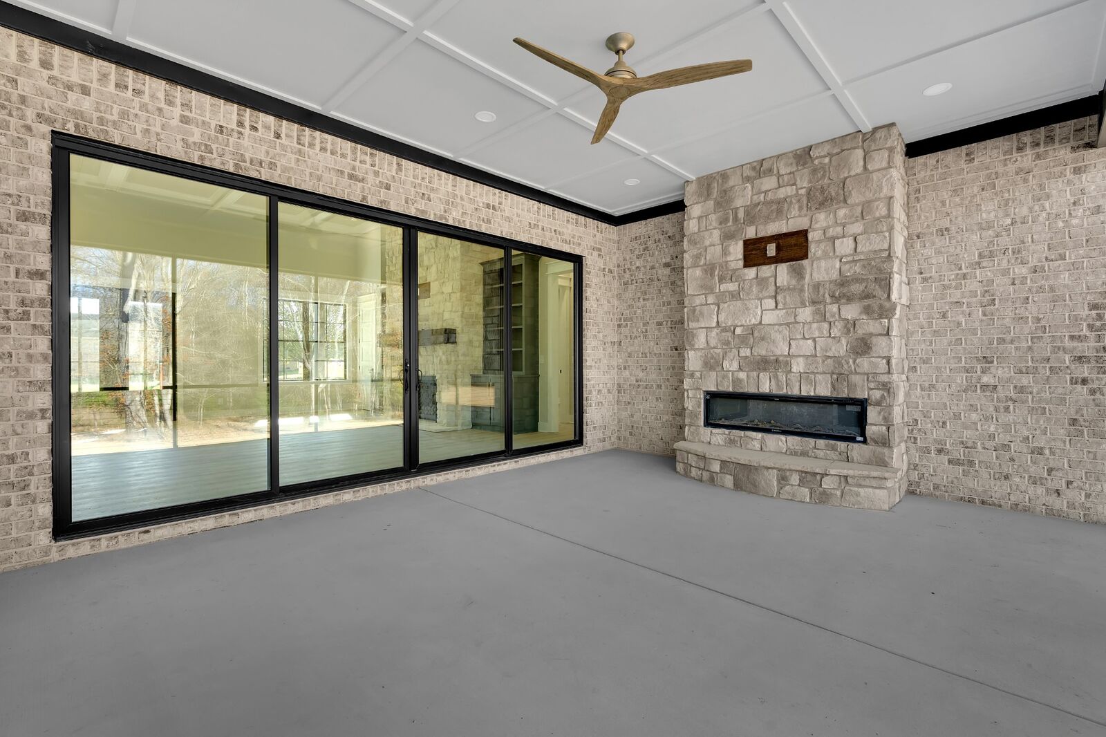 Property Photo:  2108 Country Club Dr  TN 37388 