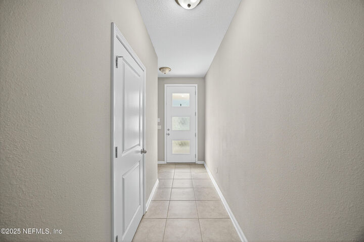 Property Photo: 11233 Minnetta Court FL 32256
