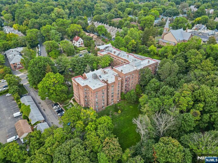 Property Photo:  100 Palisade Avenue A51  NJ 07631 