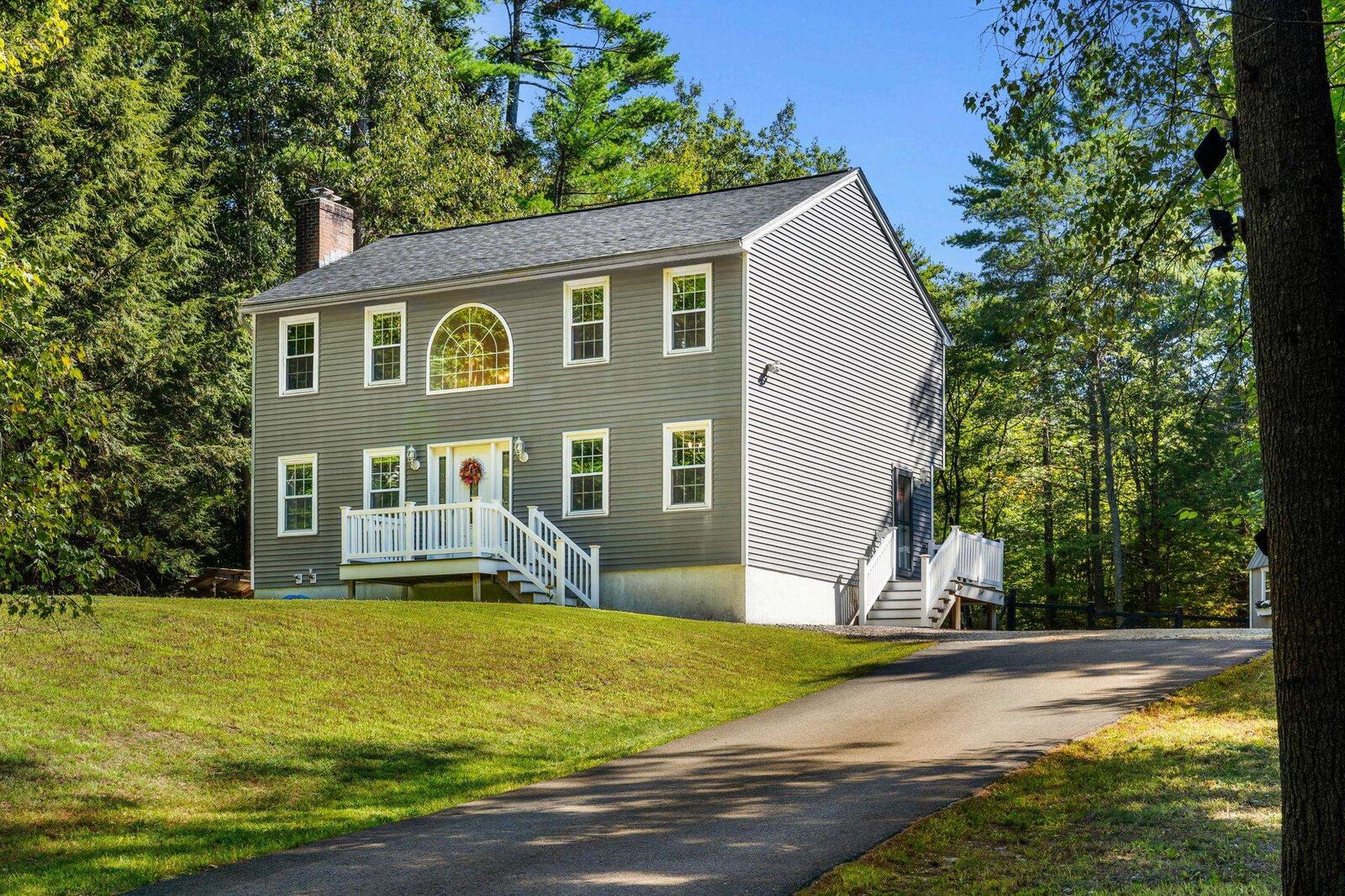Property Photo:  1 Sandy Lane  NH 03106-2309 