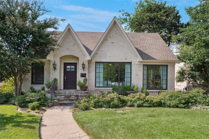 Property Photo: 6411 Lakewood Boulevard TX 75214
