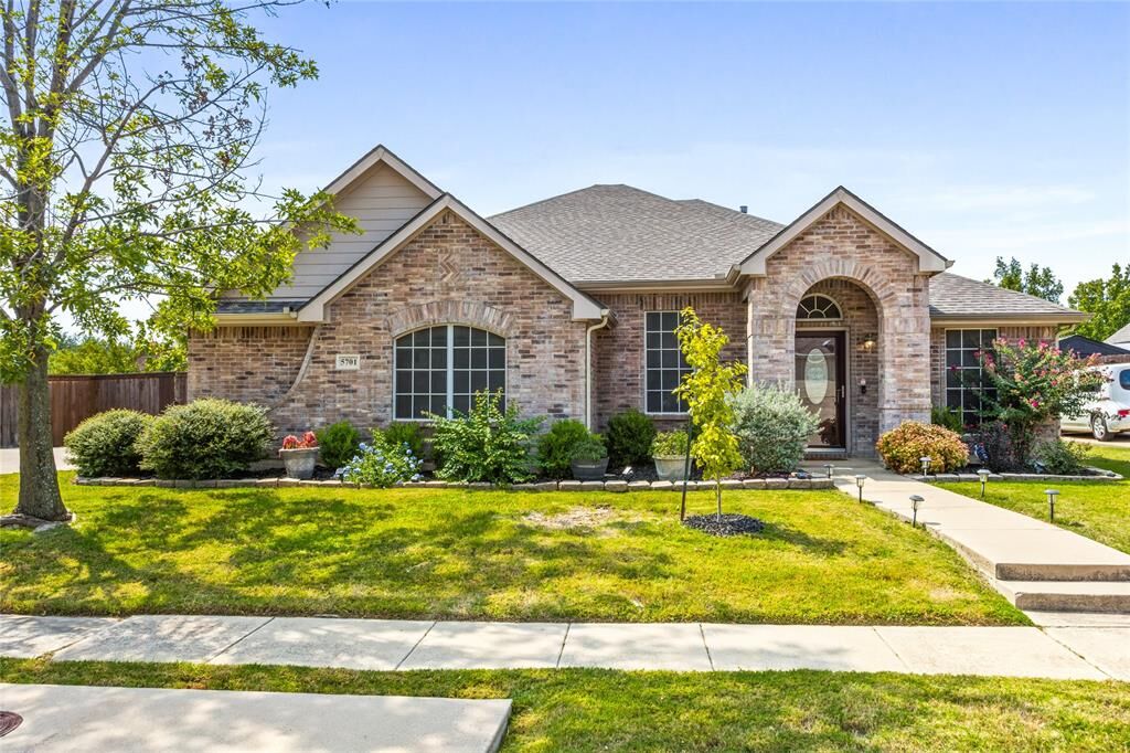 Property Photo: 5701 Valhalla Drive TX 76180