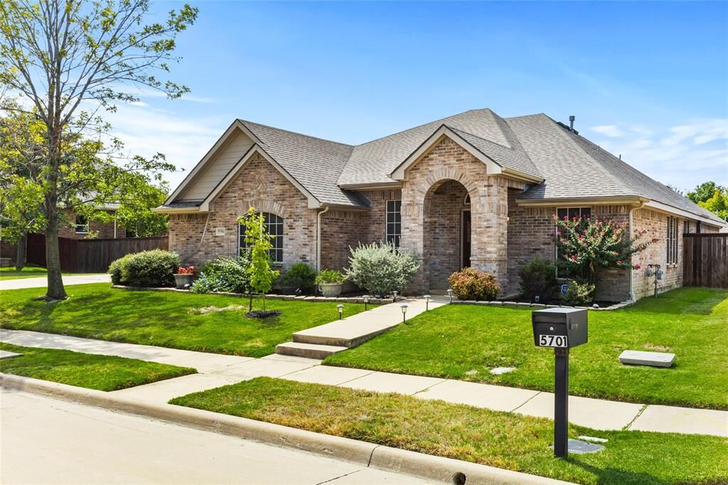 Property Photo:  5701 Valhalla Drive  TX 76180 