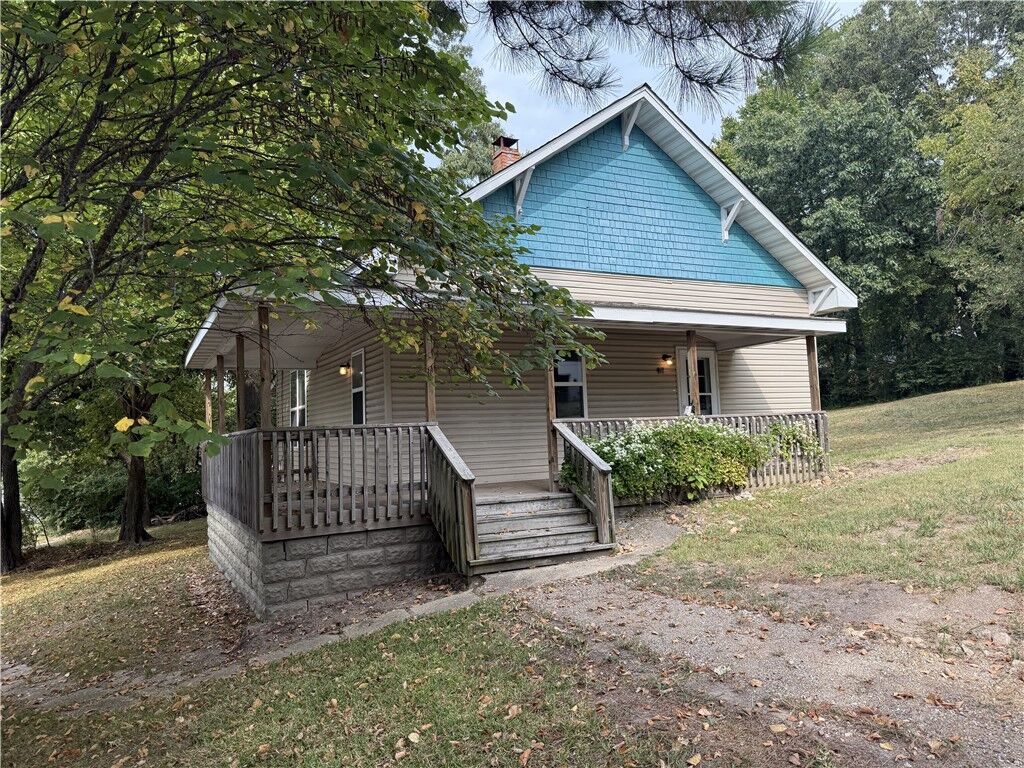 Property Photo:  402 N Chestnut Street  AR 72601 