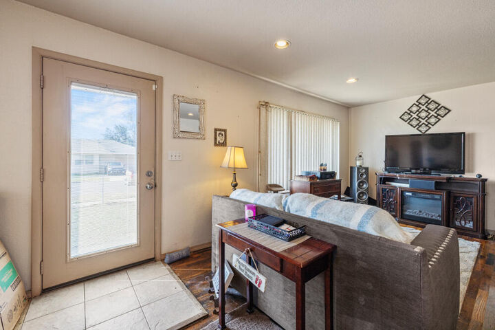 Property Photo:  2545 Darrow Avenue  OR 97601 