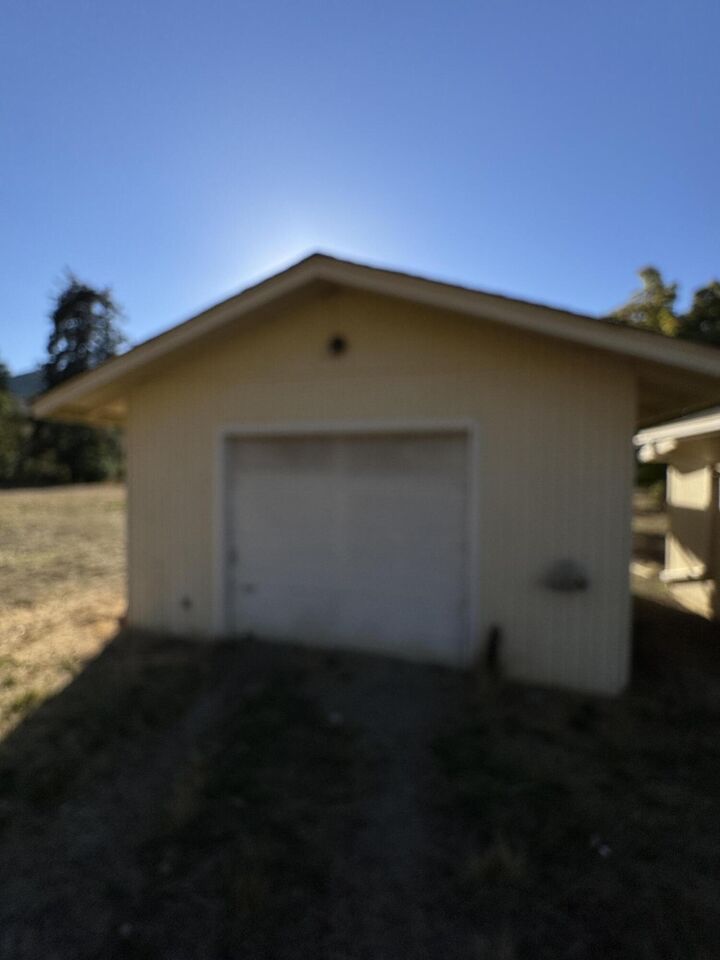 Property Photo:  7165 Old Stage Road  OR 97502 