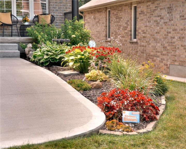 Property Photo:  69 Hearthwood Crescent  ON N2R 1K6 