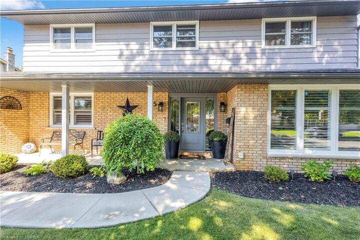 Property Photo:  15 Candlewood Drive  ON N3R 6A2 