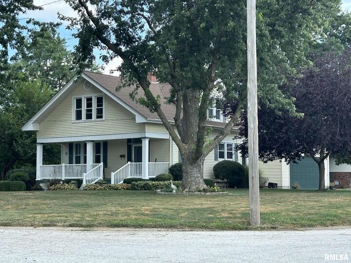 Property Photo:  1006 Christopher Court  IL 62305