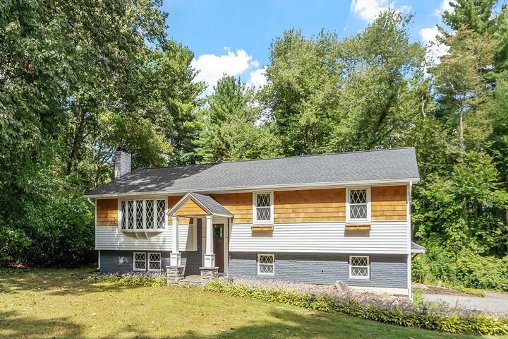 Property Photo:  20 Meredith Rd  MA 01876 