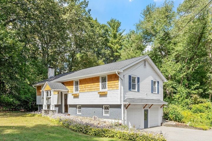 Property Photo:  20 Meredith Rd  MA 01876 