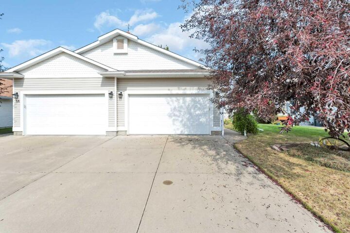 14 Andrews Close  Red Deer AB T4R 2P8 photo