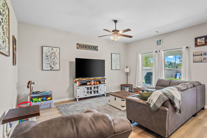 Property Photo: 1507 Bowen Rd LA 70611