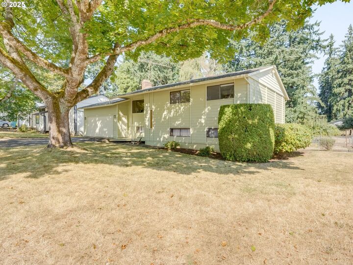 Property Photo:  4208 NE 105th St  WA 98686 