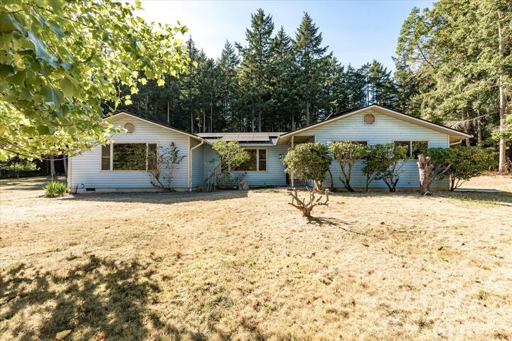 Property Photo:  1085  Harrison Street  WA 98277 