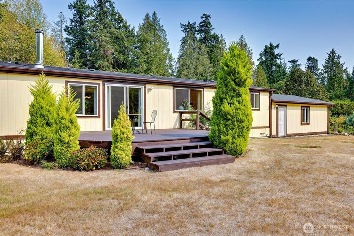 Property Photo:  15035  Sunrise Drive NE  WA 98110 