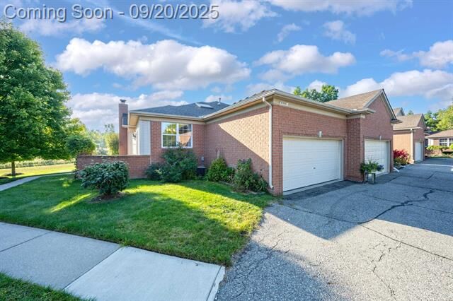 Property Photo:  30596 Sabrina Court  MI 48051 