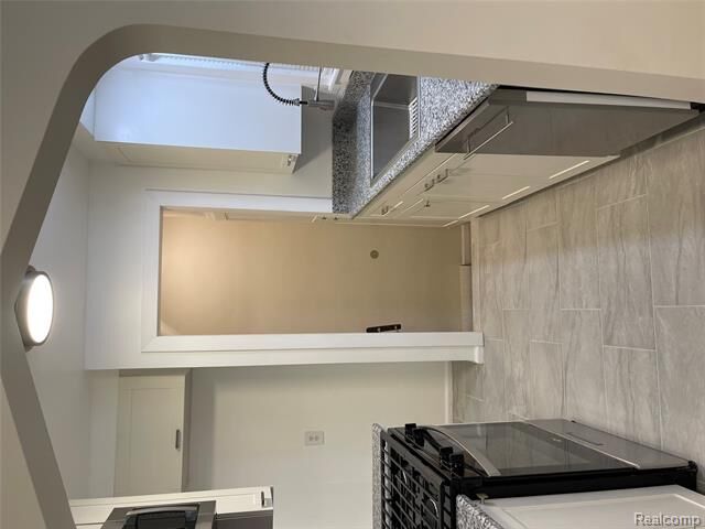 Property Photo:  24370 Colgate Street  MI 48125 